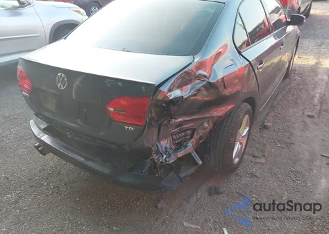 2011 Volkswagen Jetta 2.0L Tdi from USA, damaged, VIN 3VWLL7AJ7BM096467